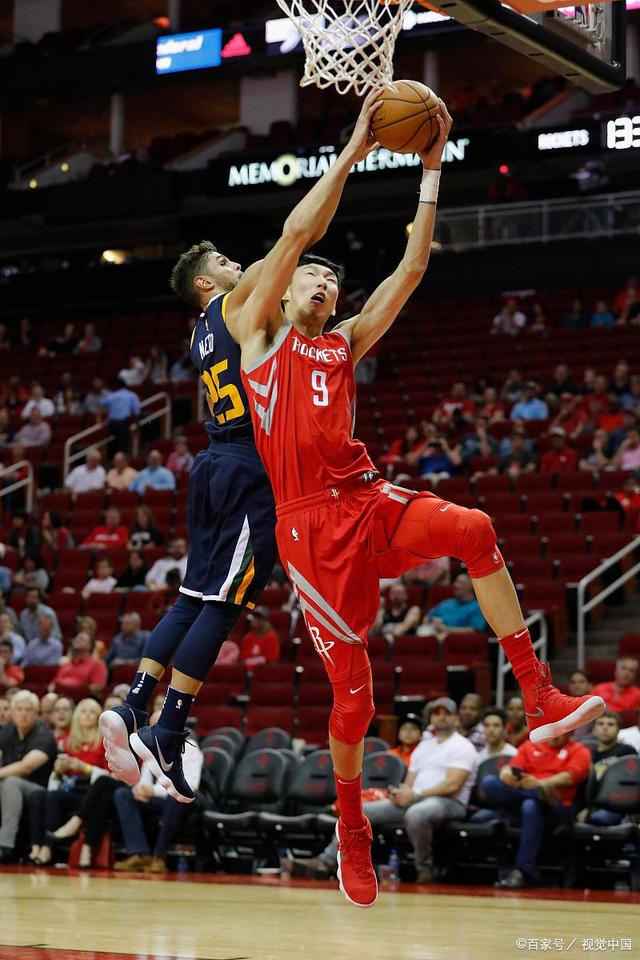 重庆队在比赛中打出高效进攻,轻松压制对手的简单介绍 重庆队在比赛中打出高效进攻,轻松压制对手的简单介绍