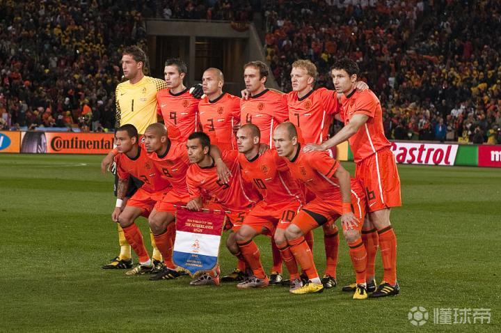 关于墨西哥险胜英格兰,范佩西一己之力扛起全队的信息 关于墨西哥险胜英格兰,范佩西一己之力扛起全队的信息