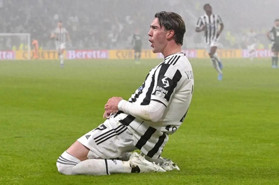 关于尤文图斯出局，球员将面临调整压力的信息