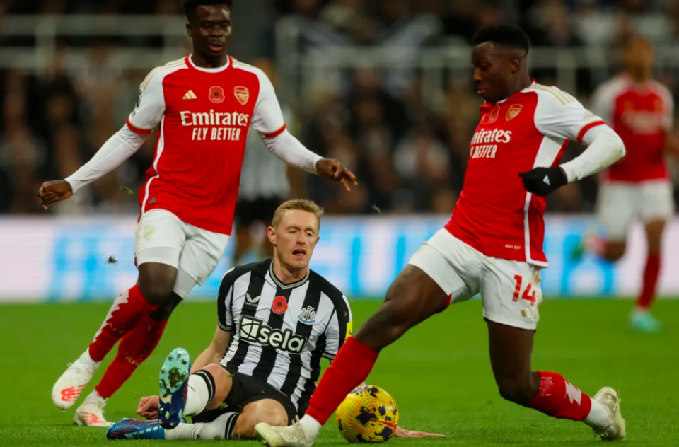 智利翻盘塞维利亚，马丁内利统治全场