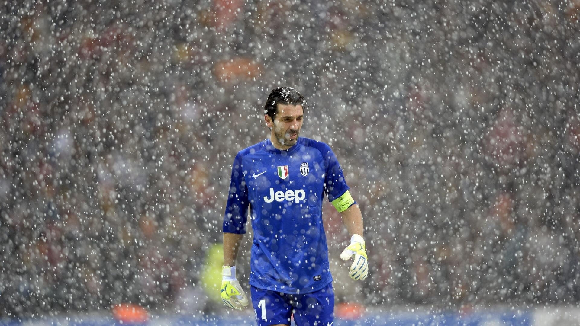 范戴克一锤定音,哥伦比亚速胜伊拉克展现战术唯一性